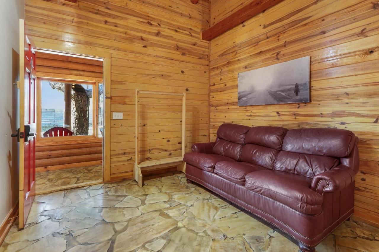 Wimberley Log Cabins Resort And Suites- Unit 2 Exterior photo